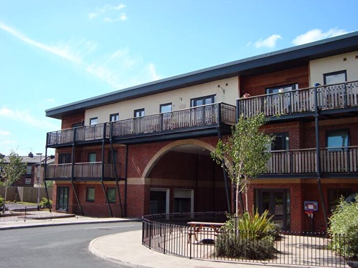 2 Bedroom Flat To Rent In Canalside, Radcliffe, Manchester, M26