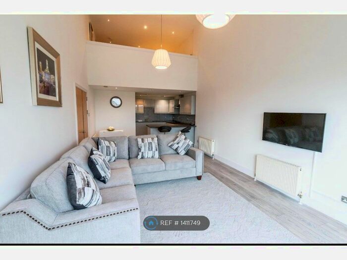 3 Bedroom Flat To Rent In Carnoustie Street, Glasgow, G5
