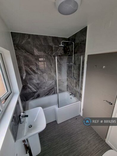 2 Bedroom Flat To Rent In Lodge Road, Southampton, SO14