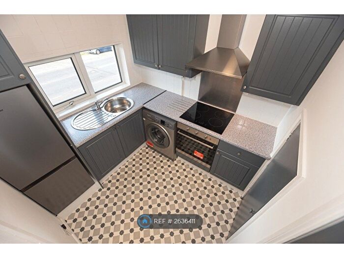 2 Bedroom Maisonette To Rent In Markhams Chase, Basildon, SS15