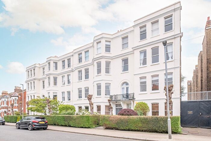 3 Bedroom Flat For Sale In Disraeli Gardens, London, SW15