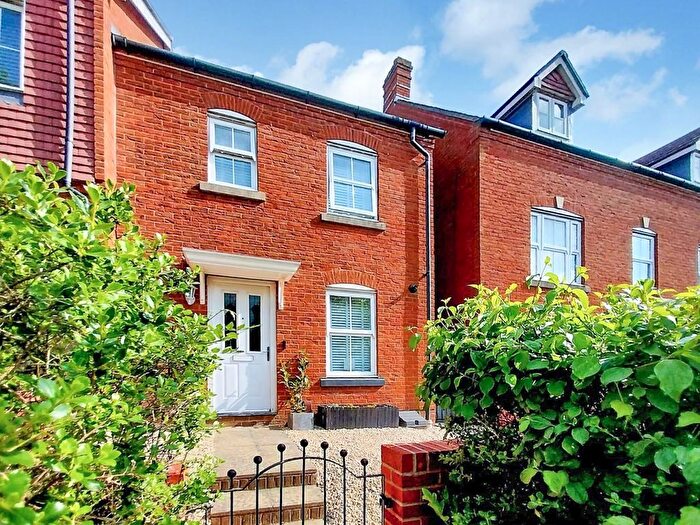 3 Bedroom End Of Terrace House For Sale In Violet Way, Kingsnorth, Ashford, TN23