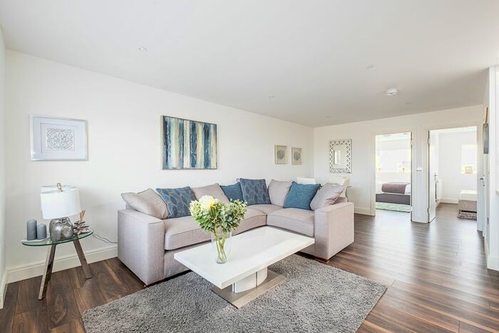 2 Bedroom Flat To Rent In Brondesbury Road, London, NW6