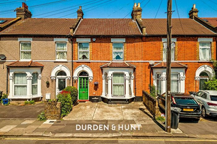 3 Bedroom Terraced House For Sale In Rutland Road, Ilford, IG1