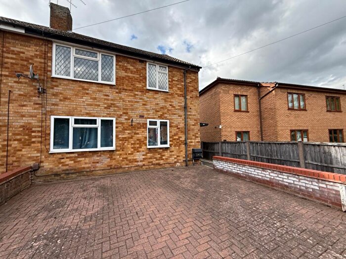 2 Bedroom Flat To Rent In Acacia Road, Leamington Spa, Warwickshire, CV32