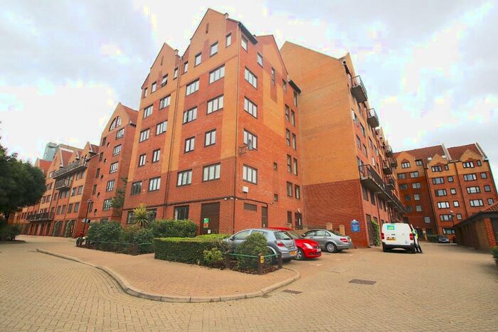 4 Bedroom Flat To Rent In Rembrandt Close, London, E14
