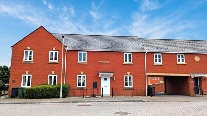 3 Bedroom Semi-Detached House To Rent In Culm Grove, Exeter, EX2