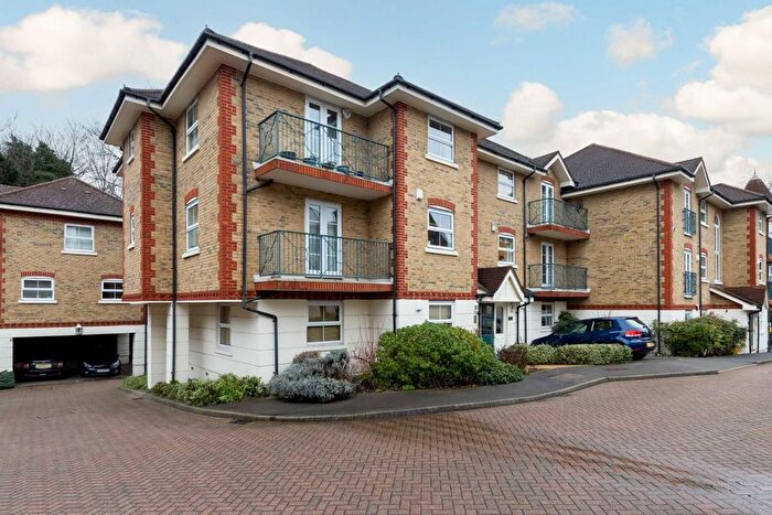 2 Bedroom Flat To Rent In Parkgate Mews, Highgate, N6