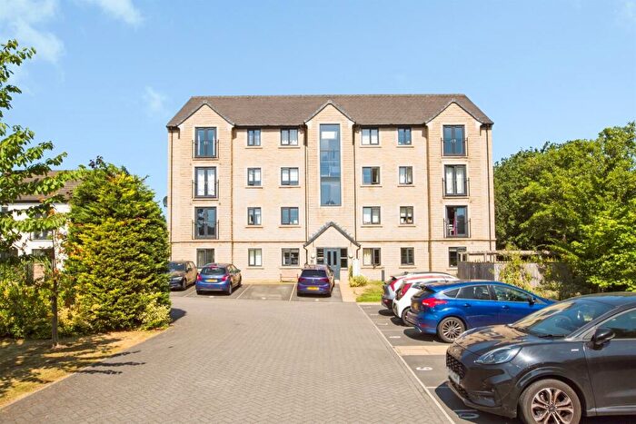 2 Bedroom Apartment For Sale In Hollas Lane, Sowerby Bridge, HX6