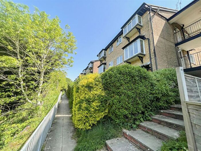 2 Bedroom Flat To Rent In Pinders Road, Hastings, TN35