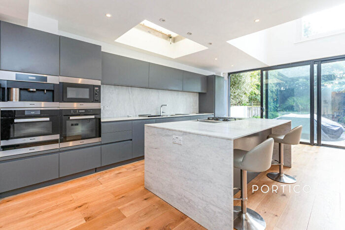 5 Bedroom Terraced House To Rent In Avenell Road, N5