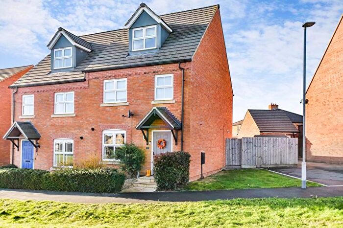 3 Bedroom Semi Detached House For Sale In Barrowfield Drive, Stamford, PE9