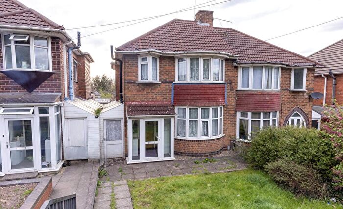 3 Bedroom Semi Detached House For Sale In Bristnall Hall Road, Oldbury, West Midlands, B68