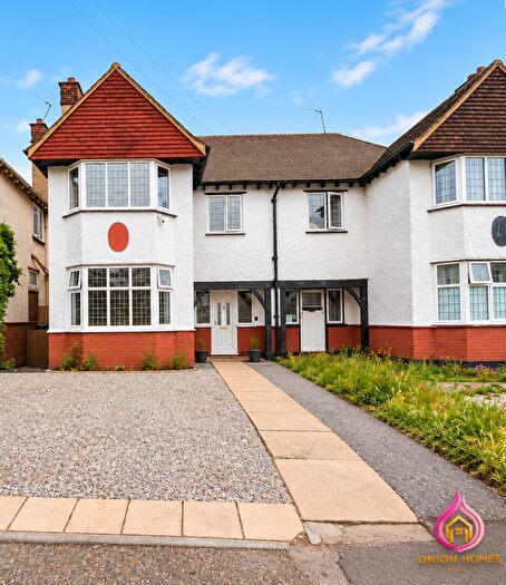 3 Bedroom Semi-Detached House For Sale In Stifford Road, Aveley, RM15