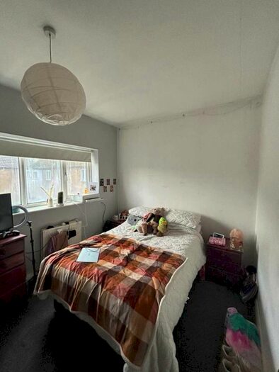 3 Bedroom Flat To Rent In Hilltop Court, Manchester, M14