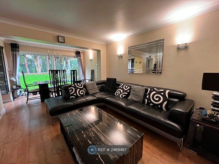 3 Bedroom Detached House To Rent In Princes Avenue, Carshalton, SM5