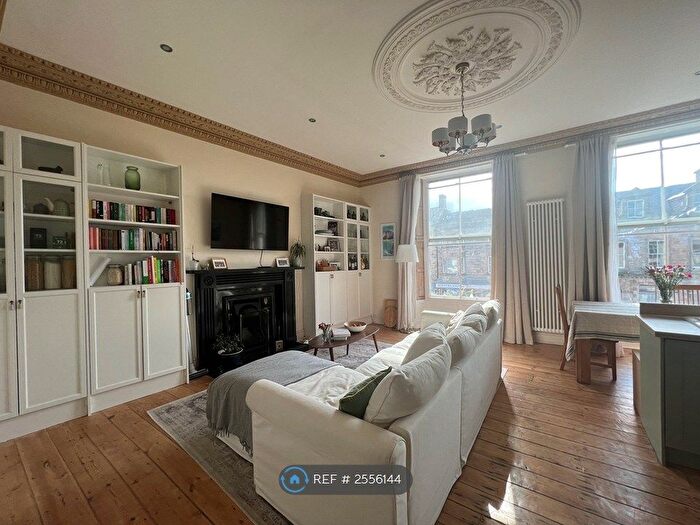 2 Bedroom Flat To Rent In Market Place, Barnard Castle, DL12