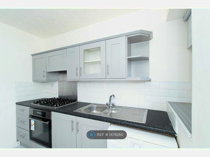 2 Bedroom Flat To Rent In New Road, Liverpool, L13