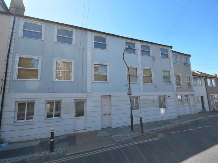 2 Bedroom Flat To Rent In Castle Hill Road, Hastings, TN34