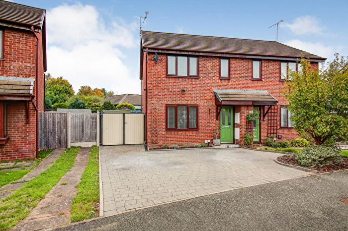 3 Bedroom Semi-Detached House For Sale In Pentland Close, Chester, CH3