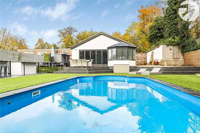 4 Bedroom Bungalow For Sale In Castle Hill, Hartley, Longfield, Kent, DA3