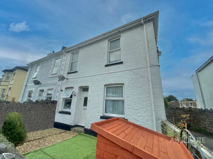 2 Bedroom Flat To Rent In Shirburn Road, Torquay, TQ1