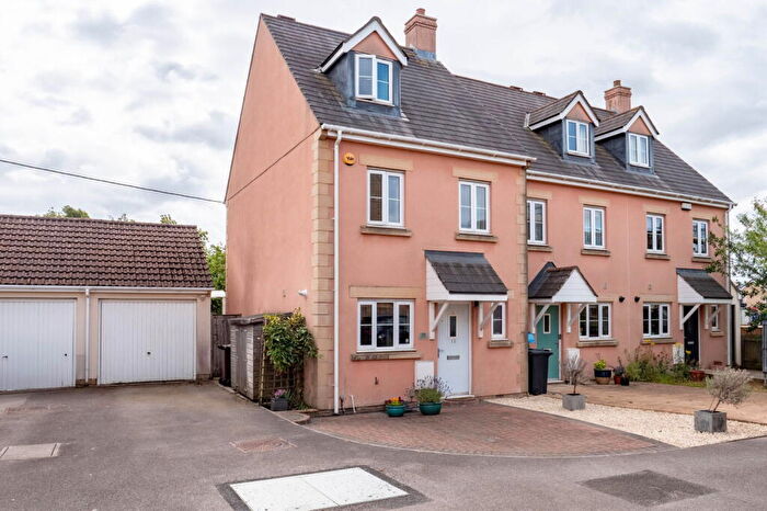 3 Bedroom End Of Terrace House For Sale In The Robins, Frome, BA11