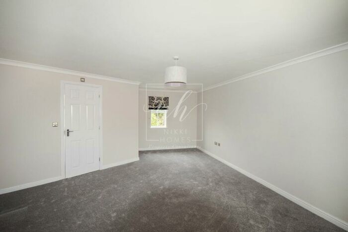 3 Bedroom Terraced House For Sale In Lloyds Way, Stratford-upon-Avon, CV37