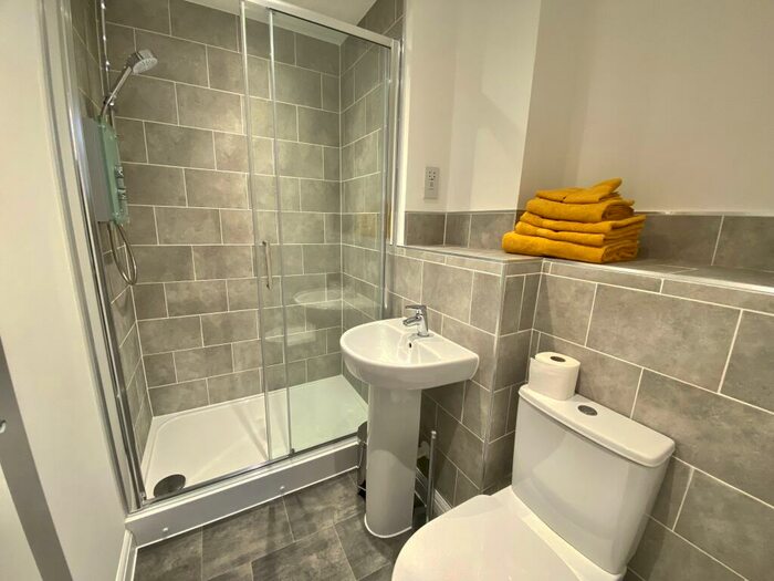 2 Bedroom Apartment To Rent In Belgrave Middleway, Birmingham, B5