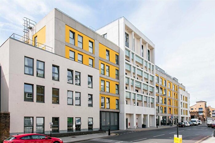 2 Bedroom Apartment To Rent In Oval Road, Camden, NW1