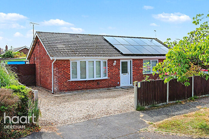 4 Bedroom Detached Bungalow For Sale In Lime Tree Close, Mattishall, NR20
