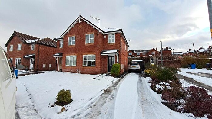 3 Bedroom Semi Detached House To Rent In Beaumaris Close, LL14