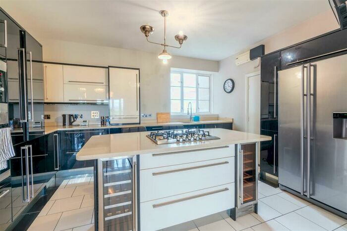 3 Bedroom Apartment To Rent In Moor Court, Gosforth, NE3