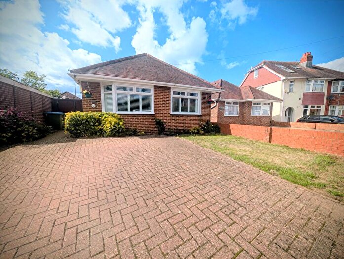4 Bedroom Bungalow For Sale In Temple Gardens, Southampton, Hampshire, SO19