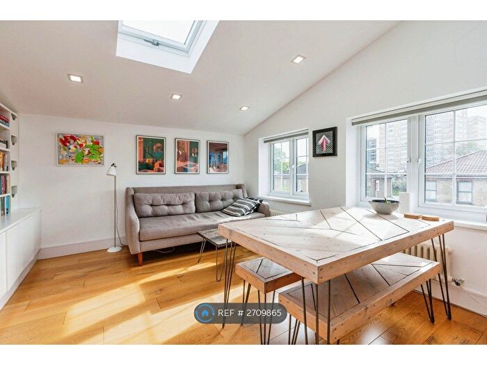 2 Bedroom Flat To Rent In Finsbury Road, London, N22