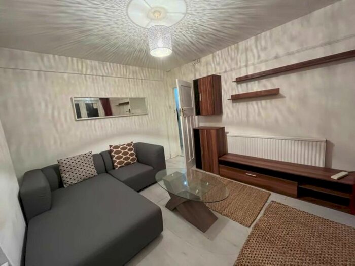 1 Bedroom Flat To Rent In Langdale Gardens, Perivale, UB6