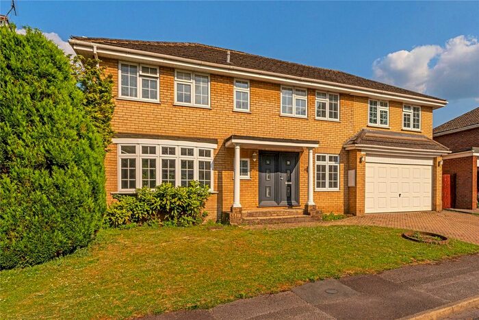 5 Bedroom Detached House To Rent In Cannock Close, Maidenhead, Berkshire, SL6