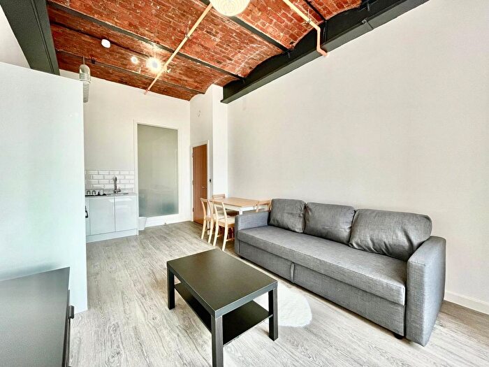 2 Bedroom Flat To Rent In Lower Vickers Street, Manchester, M40