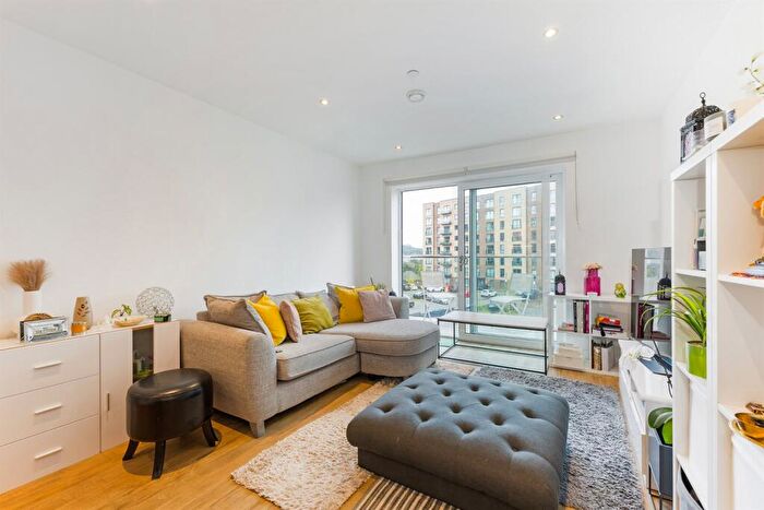 2 Bedroom Apartment To Rent In Griffin Court, LU2