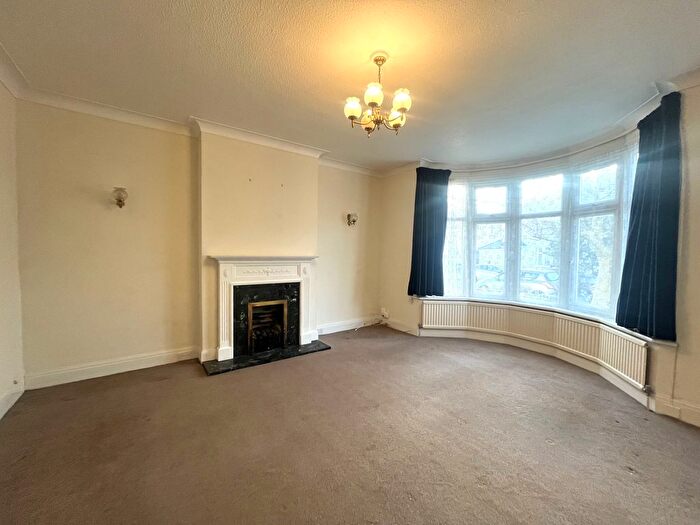 5 Bedroom Semi-Detached House To Rent In Harwood Avenue, Bromley, Kent, BR1