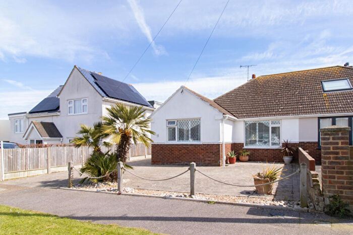 3 Bedroom Bungalow For Sale In Botany Road, Broadstairs, CT10