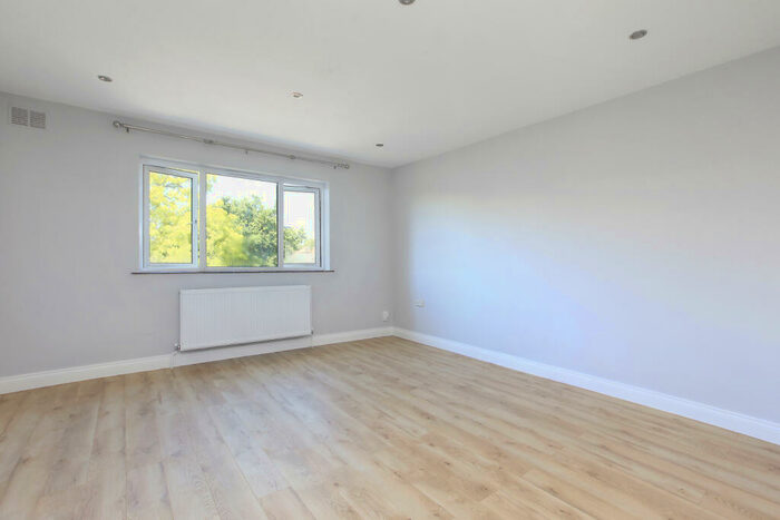 1 Bedroom Flat To Rent In Rusham Road, Clapham South, London, SW12