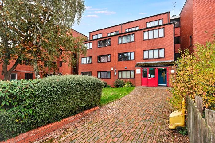 2 Bedroom Flat For Sale In Pyramid Close, Abington, Northampton, NN3
