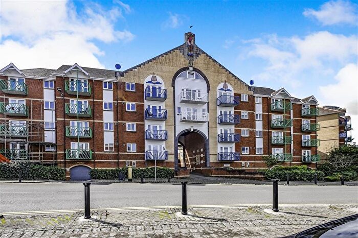 1 Bedroom Flat To Rent In Fitzroy House, SA1
