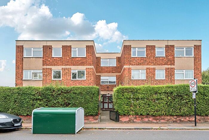 2 Bedroom Flat For Sale In Elsinore Road, London, SE23