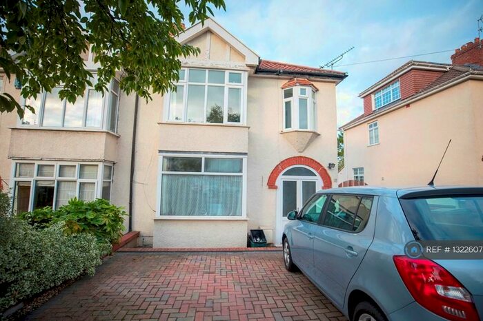 4 Bedroom Semi-Detached House To Rent In West Broadway, Bristol, BS9
