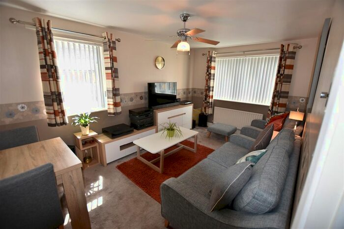 2 Bedroom Flat To Rent In Turnors, Harlow, CM20