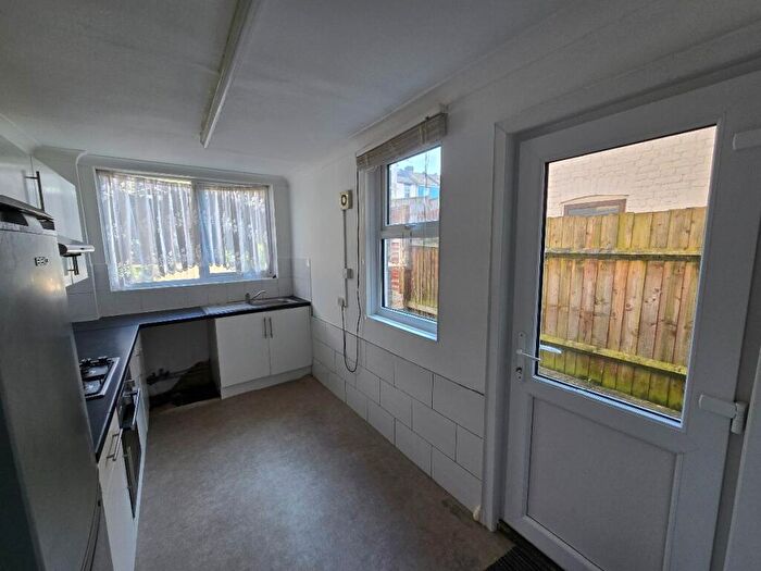 2 Bedroom Flat To Rent In Upper Luton Road, Chatham, ME5