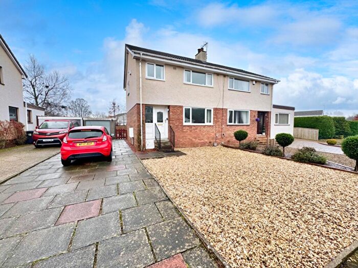 3 Bedroom Semi-Detached House For Sale In Speirs Road, Lochwinnoch, PA12