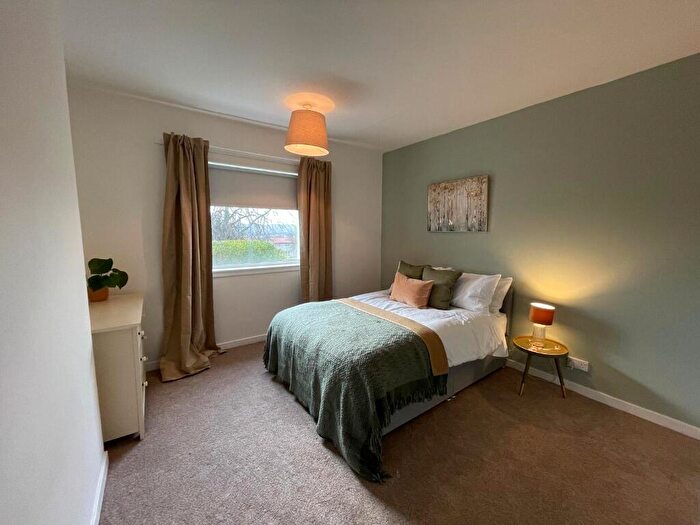 2 Bedroom Flat To Rent In Crowlin Crescent, Queenslie, Glasgow, G33